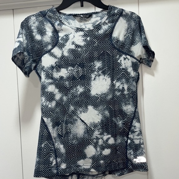 The North Face Flash Dry T Shirt Size Small Blue White Pattern Short Sleeve - Picture 1 of 4